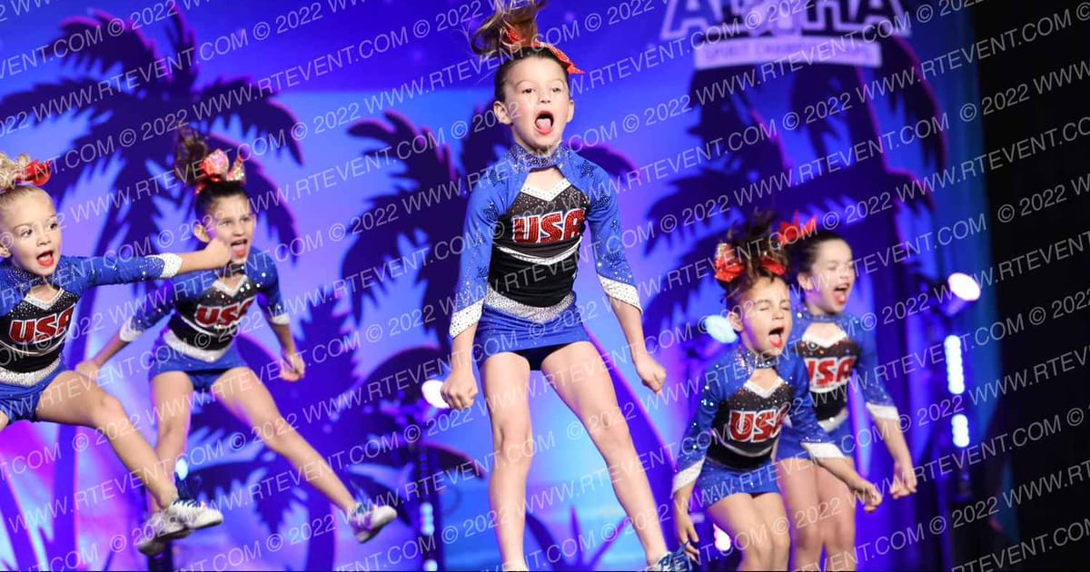 USA Starz Sparkle · Aloha Grand Nationals