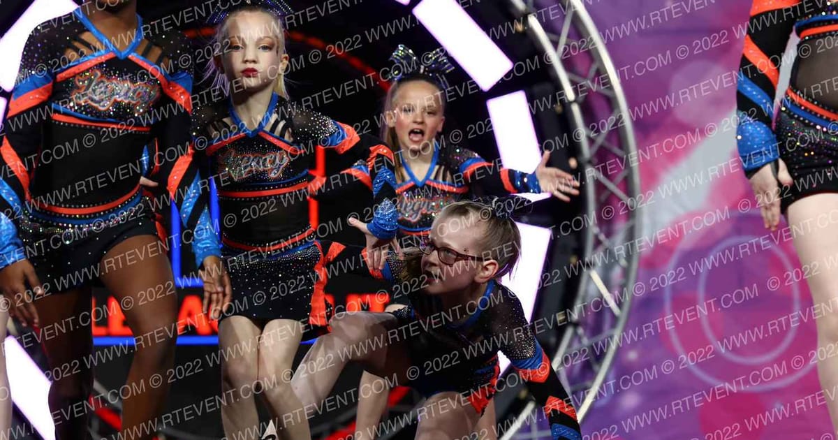 Legacy Elite Cheer Mini Reckless · Glow Tour Chicago