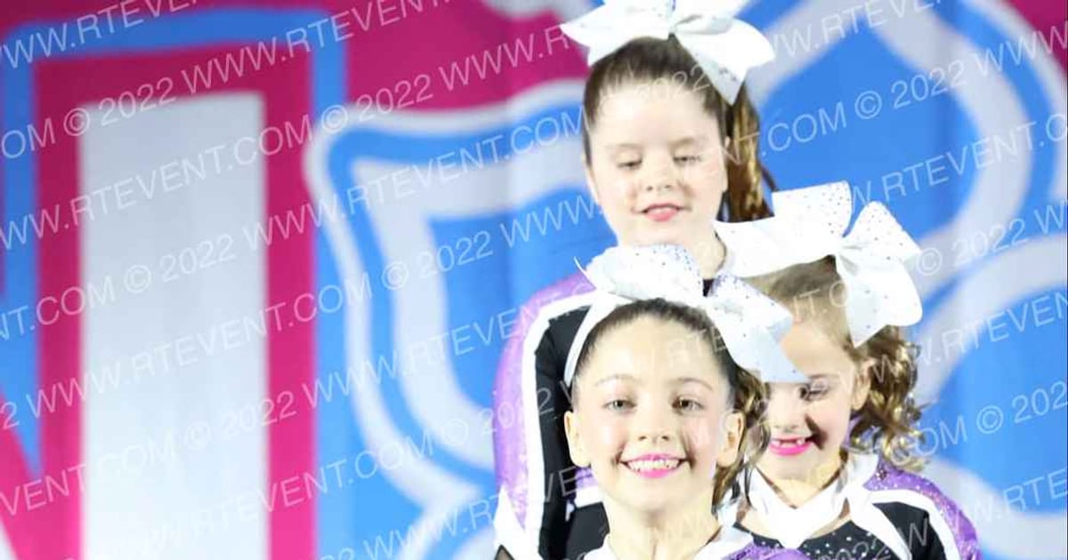 Dragons Elite Mini Divas California Gurls · Aloha Indy Showdown