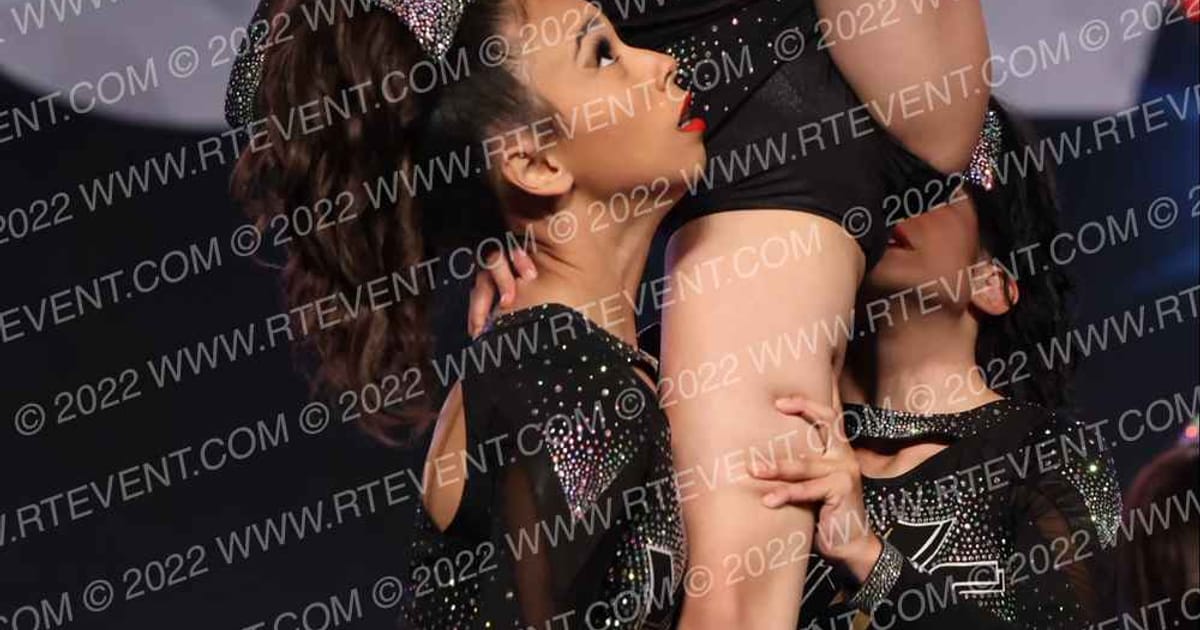 Voltage Xtreme Cheer MISS FAME · Vegas Crown Photo