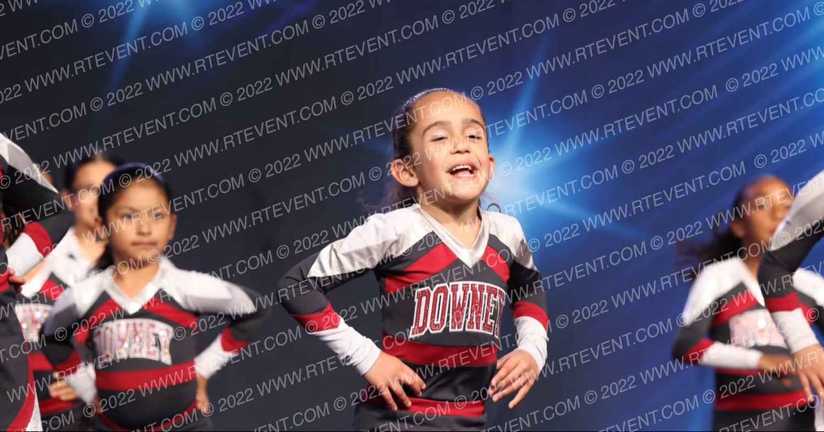Downey Razorbacks Tiny Xplosion · Vegas Crown Photo