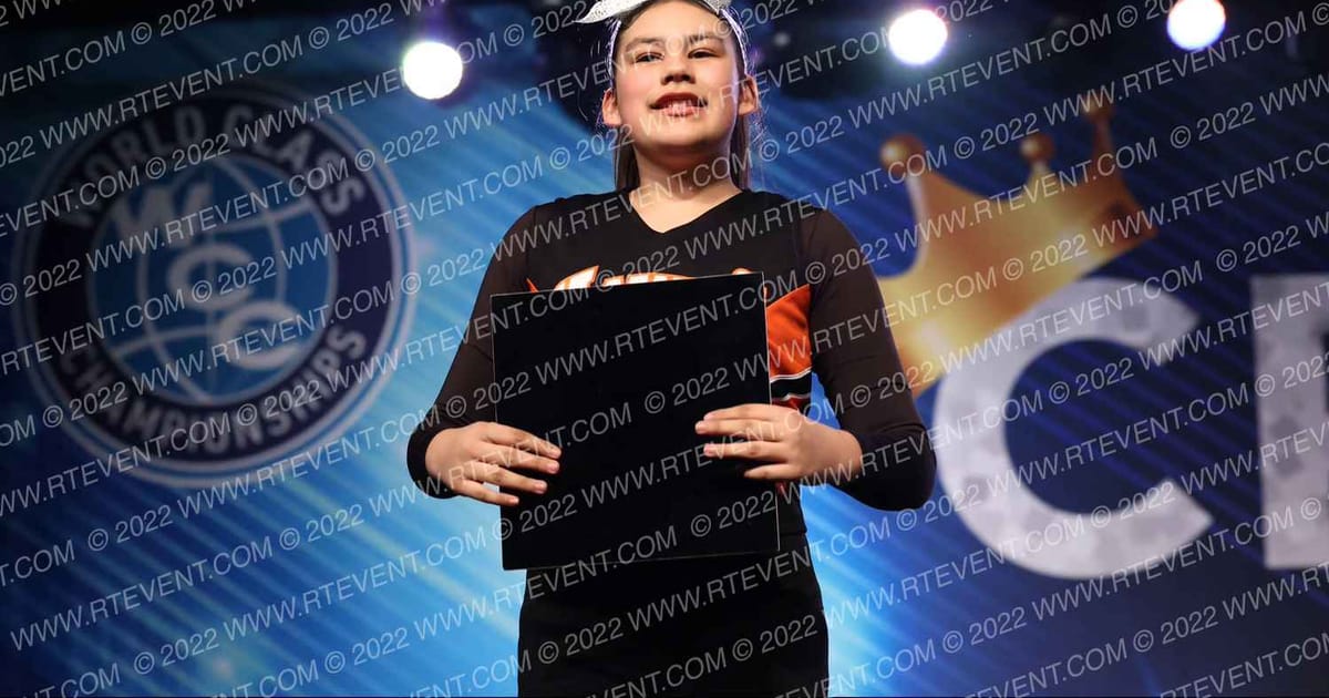 Federal Way Hawks Moonstones · Vegas Crown Photo