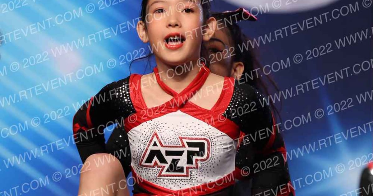 Arizona Prestige Cheer Black Diamonds · Vegas Crown Photo