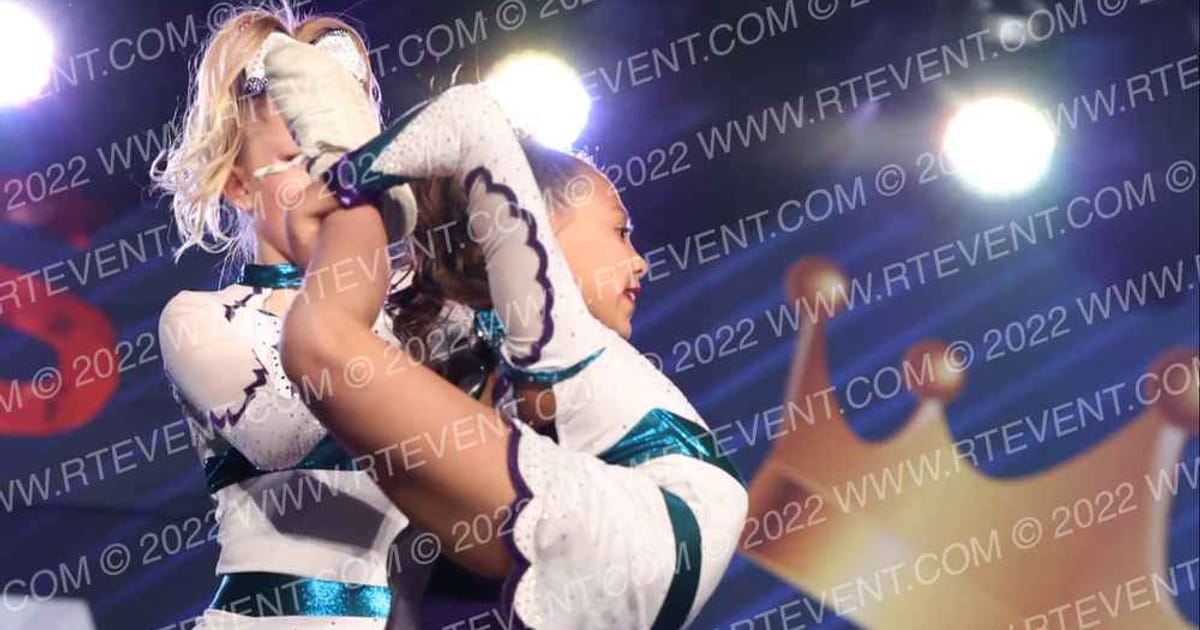 YAC Elite Cheer Gravity · Vegas Crown Photo