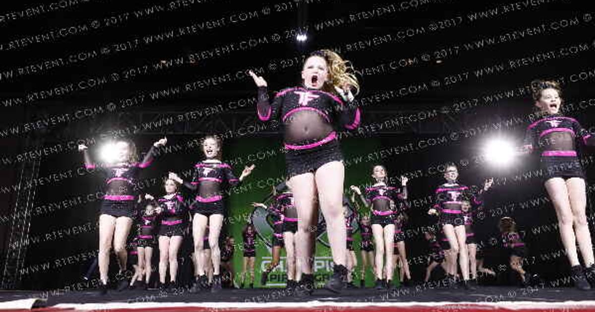 Titanium Force Cheer Diamond Girls · Schaumburg Grand Nationals DI DII