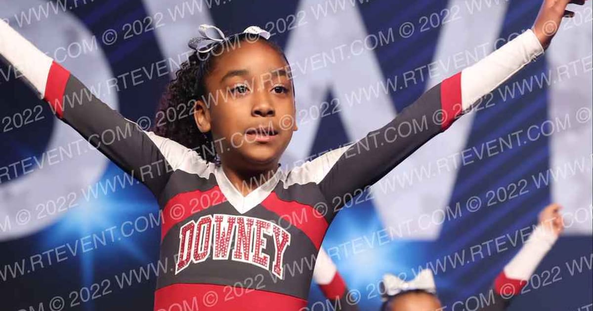 Downey Razorbacks Tiny Xplosion · Vegas Crown Photo
