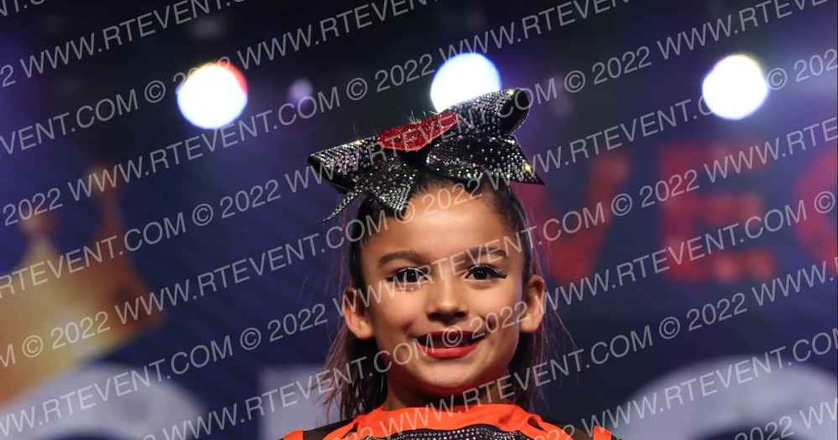 La Puente Warriors Cheer La Puente Warriors Jr Pee Wees · Vegas Crown Photo