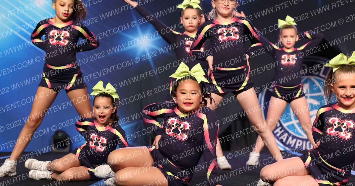 CheerCats LV Pink Pumas · Vegas Crown Photo