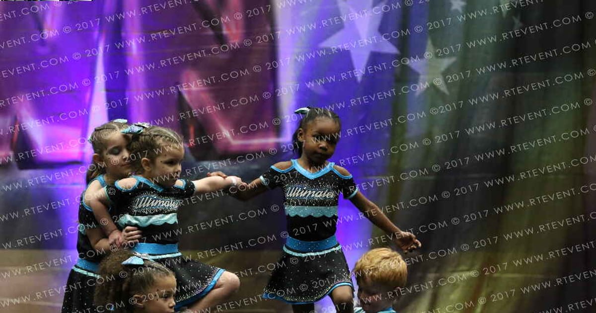 Ultimates cheerleading Stardust · Spotlight Showdown