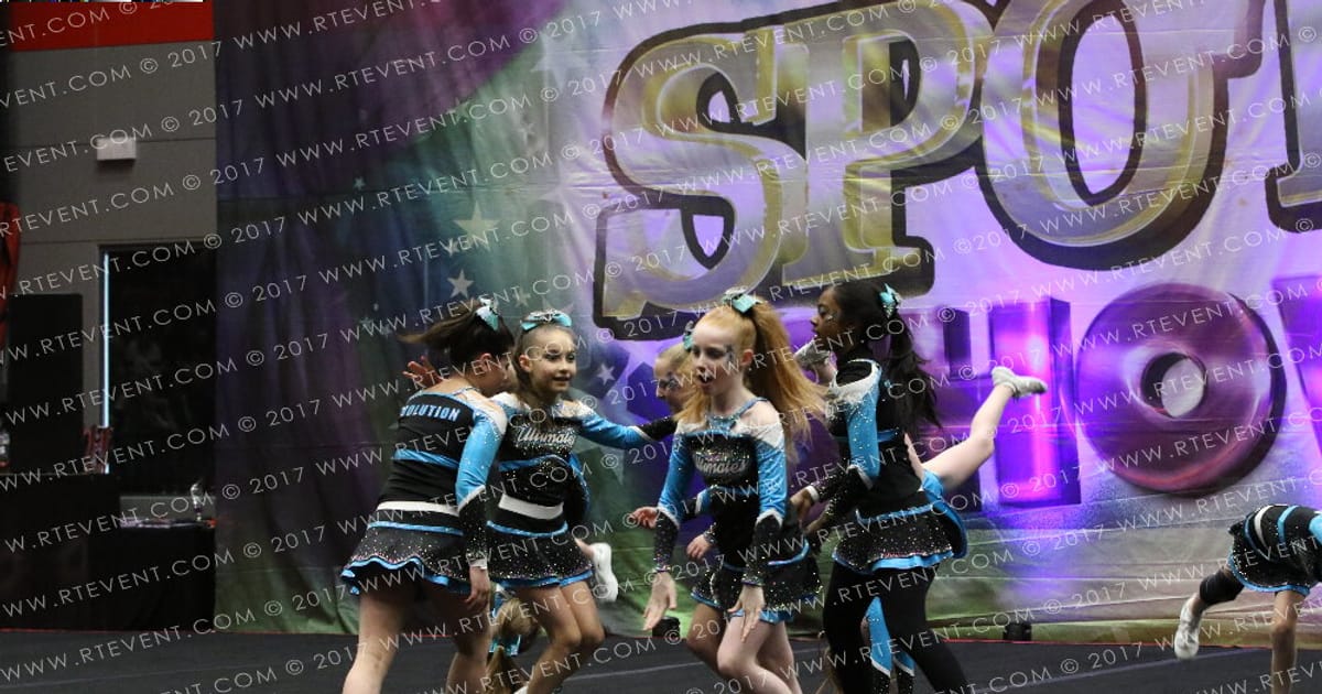 Ultimates cheerleading Evolution · Spotlight Showdown