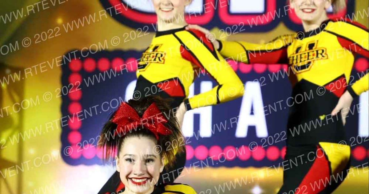 Terre Haute Cheer University McFLURRIES · Encore Lexington Showdown