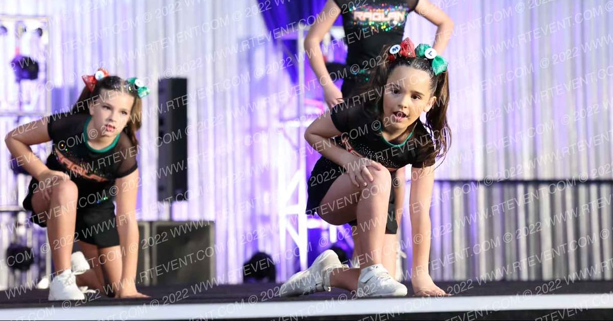 Raglan Coast Cheer Emeralds · American Celebration