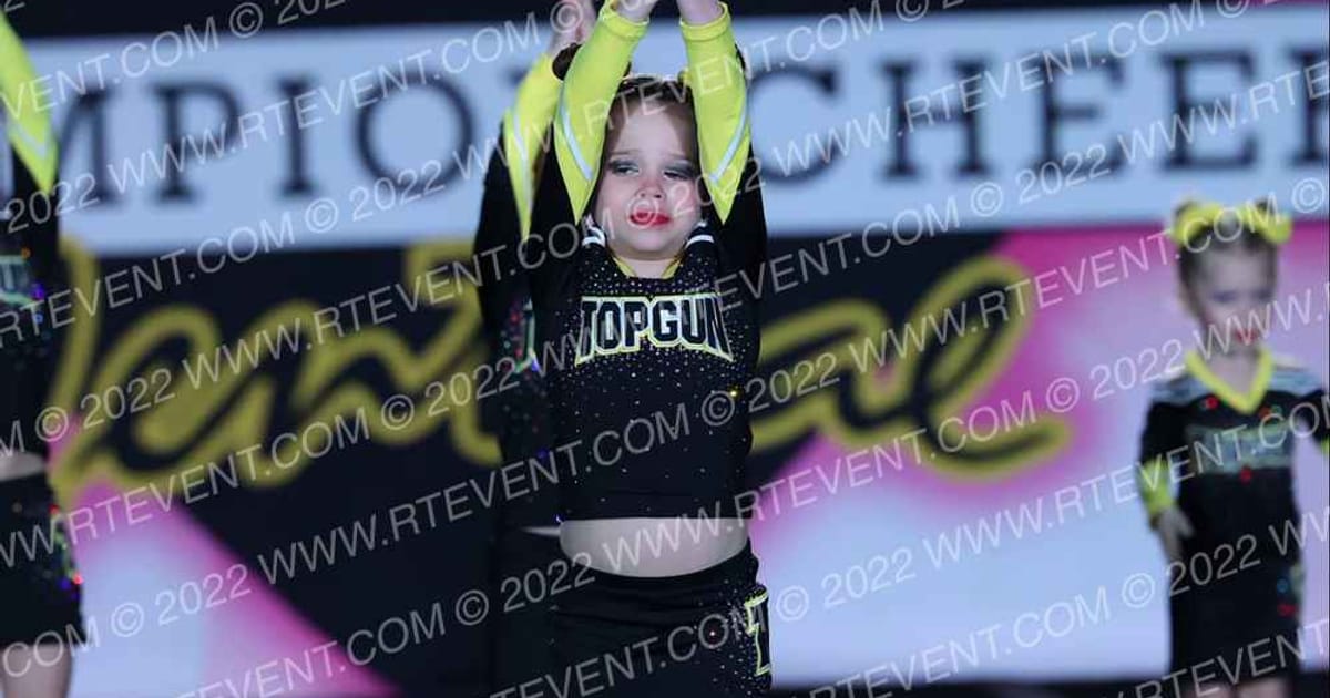 Top Gun Pittsburgh Baby Bombers · Oh How Sweet it is Cheer and Dance Spectacular