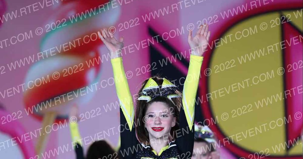 Top Gun Pittsburgh Gold Vibes · Oh How Sweet it is Cheer and Dance Spectacular