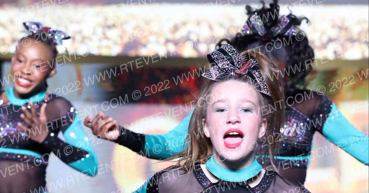 Cheer Extreme- Salem Legends · Gold Rush Charlotte
