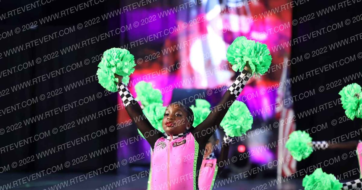 Dance Dynamics Mini Elite Large Pom · Just Dance Houston