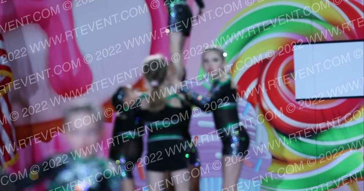 Pittsburgh Poison Poison Apples · Oh How Sweet it is Cheer and Dance Spectacular