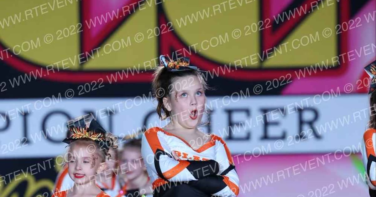 Bentworth Youth Pep Squad Pink · Oh How Sweet it is Cheer and Dance Spectacular