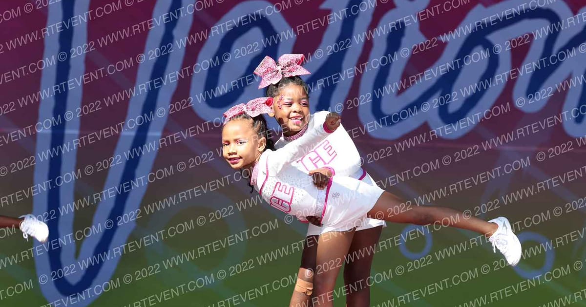 Universal Cheer Experience Flames · Beach Nationals
