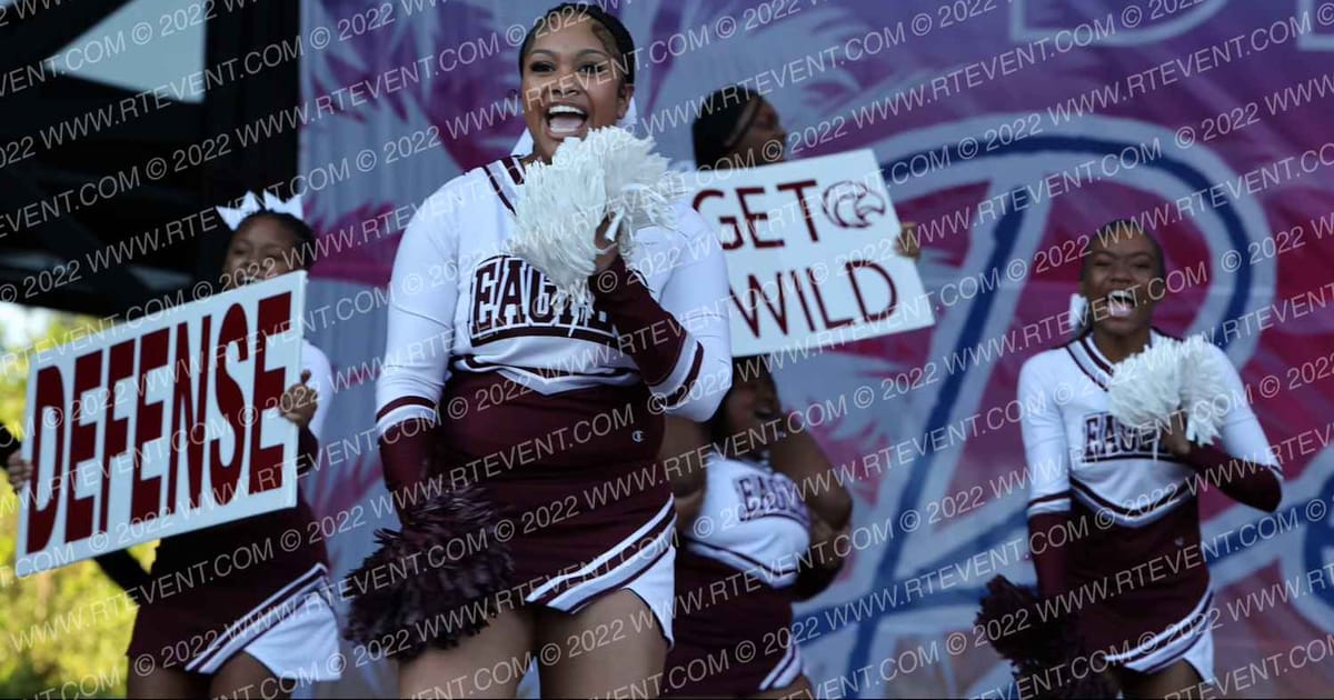 Horn Lake High School Cheer Horn Lake High School Varsity Cheer · Beach Nationals