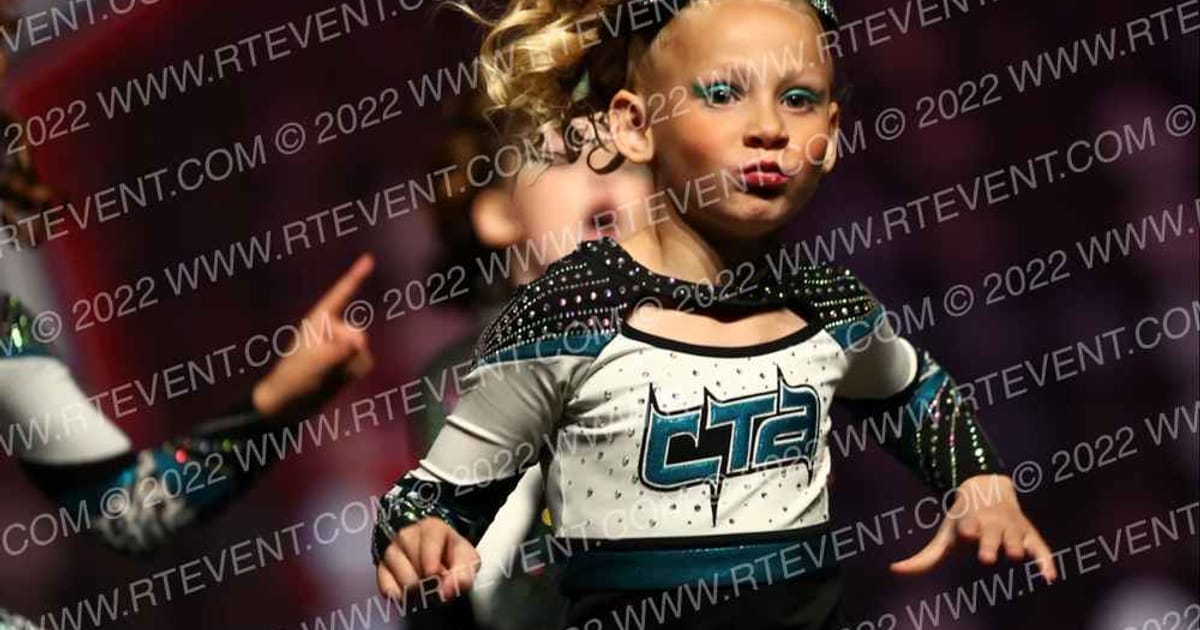 Cheer & Tumbling AllStars Lady Lynx · Battle of the Midwest