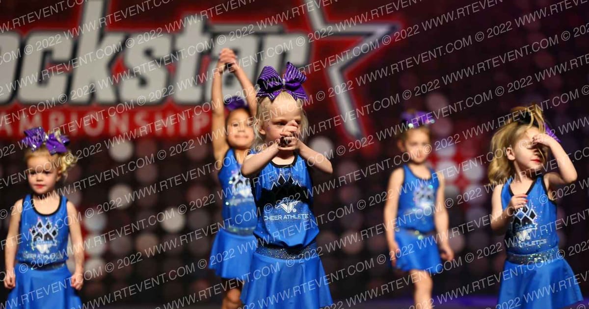 Cheer Athletics Omaha Mini Mighty · Battle of the Midwest