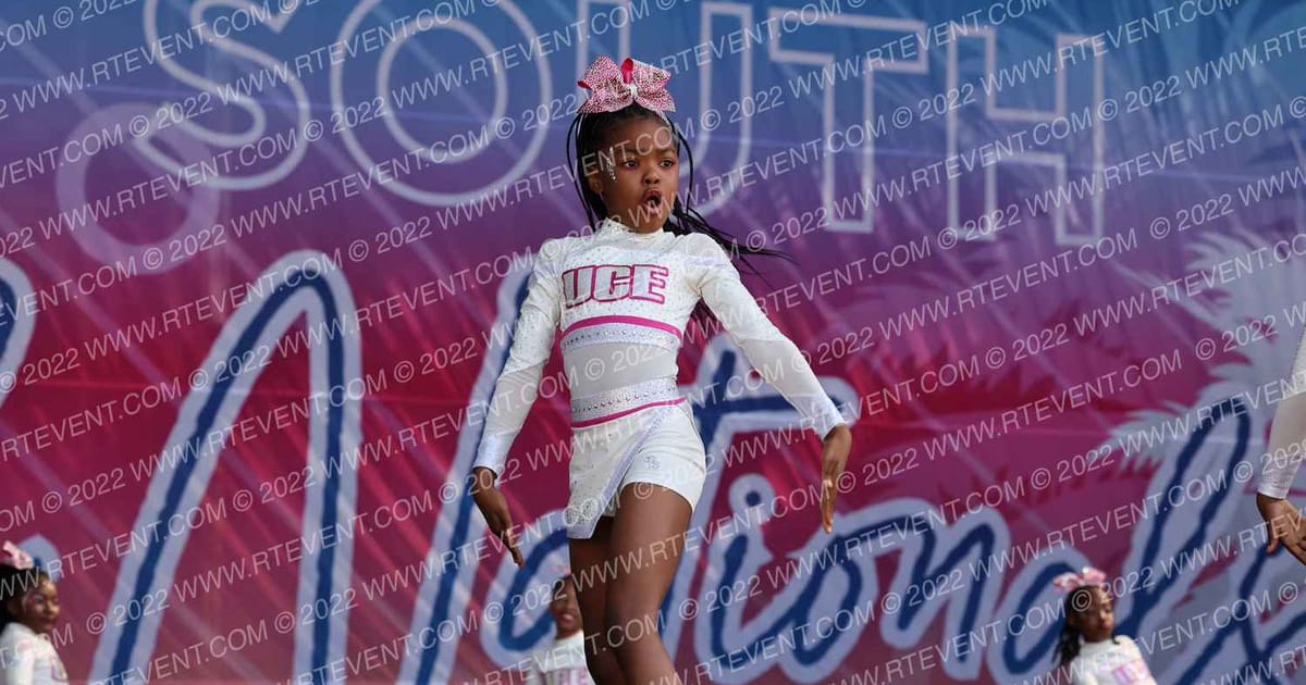 Universal Cheer Experience Sparks · Beach Nationals