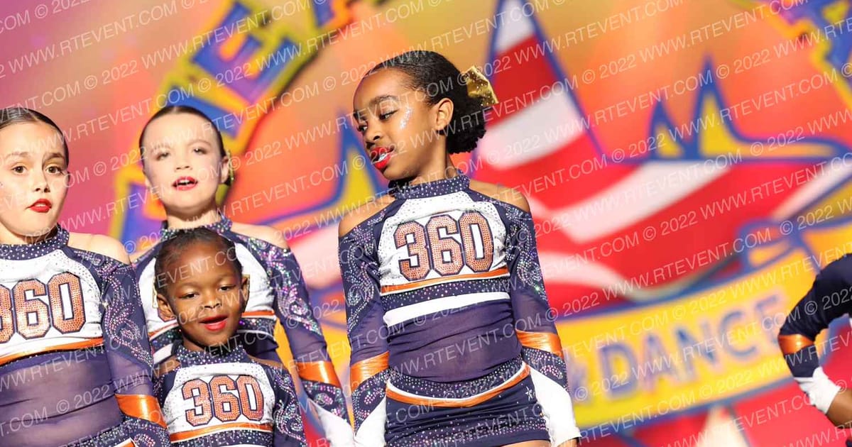 South Bay Cheer 360 Splash · The American Showcase