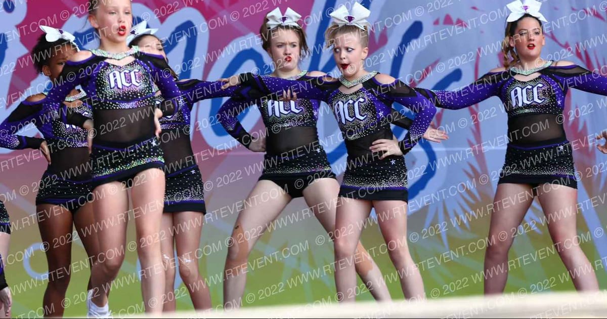 Advanced Cheer Crew Lady Legendz · Beach Blast