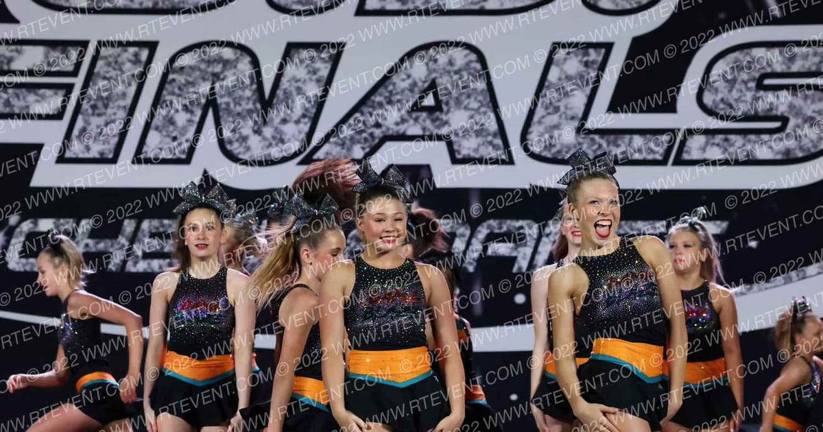 Bama Blaze Cheer Dixie Chicks · The US Finals Pensacola DIDII