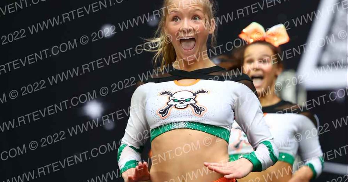 Iowa Elite Cheer - Des Moines Voodoo · The US Finals DesMoines