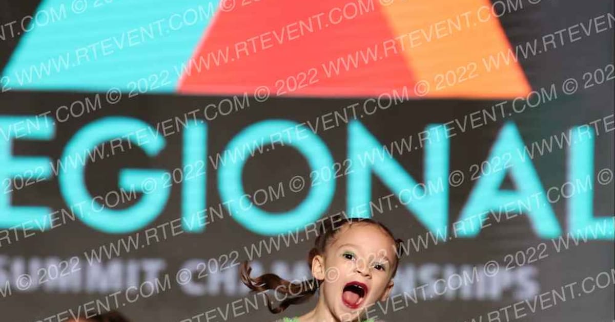 Element Elite Tumbling & Cheer MINI MERCURY · Midwest Regional Summit