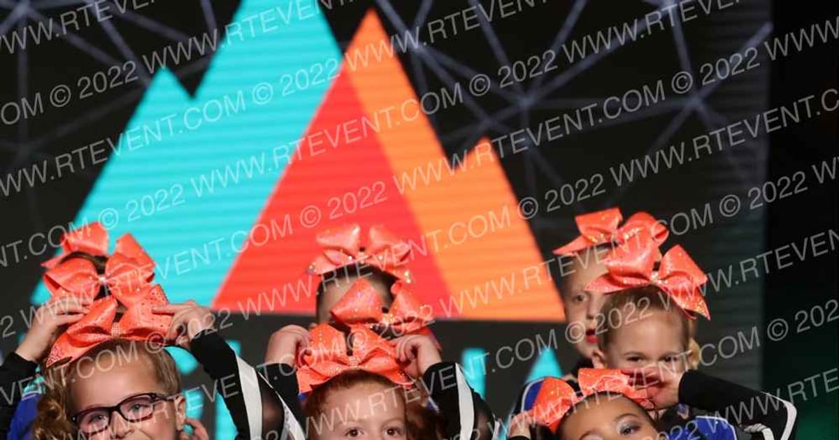 Cheer Athletics St. Louis Sapphire Cubs · Midwest Regional Summit