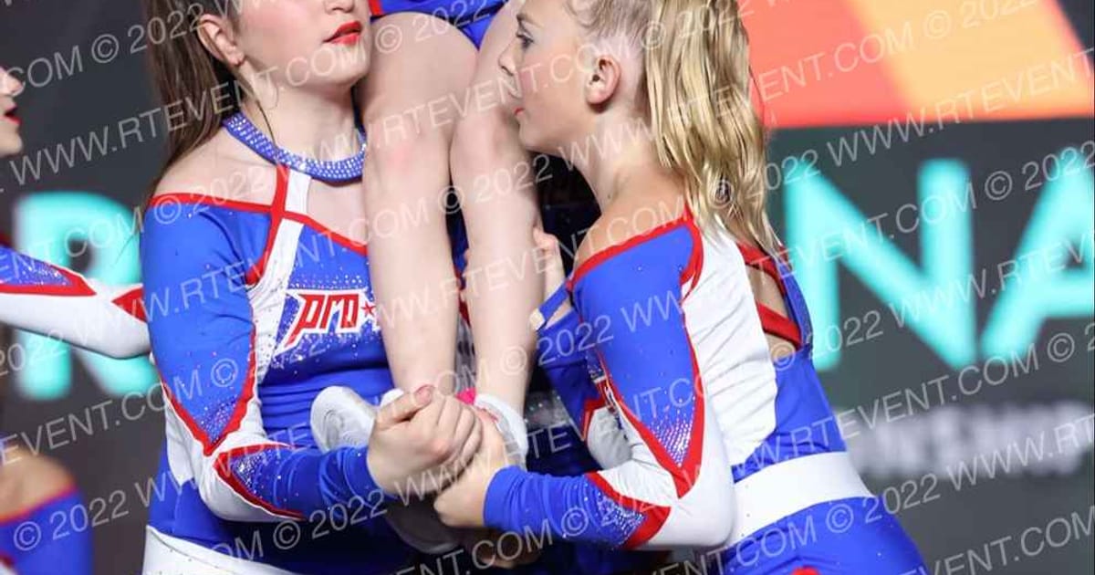 Pro Cheer QueenHawks · Southeast Regional Summit