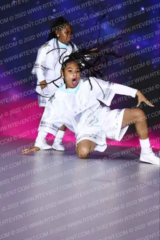 Studio 121 Youth Vibe