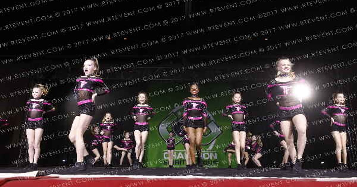 Titanium Force Cheer Diamond Girls · Schaumburg Grand Nationals DI DII