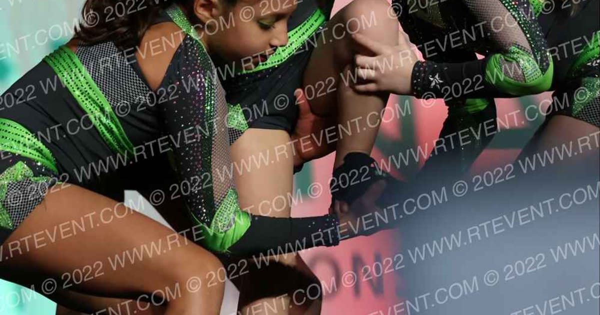 Element Elite Tumbling & Cheer MINI MERCURY · Midwest Regional Summit