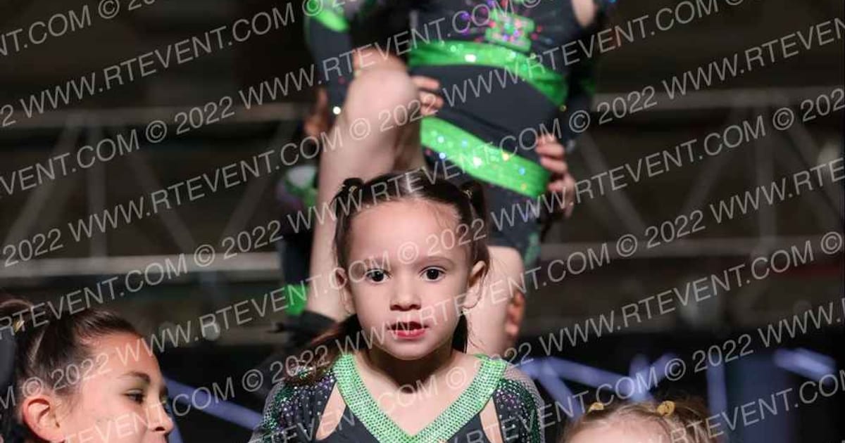 Element Elite Tumbling & Cheer NEON · Midwest Regional Summit