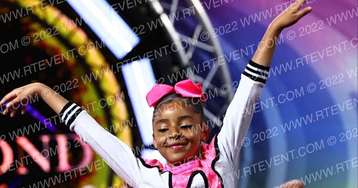 Blue Diamond Treasure Dance Studio Mini diamond · Season Finale Nashville Sunday Correct