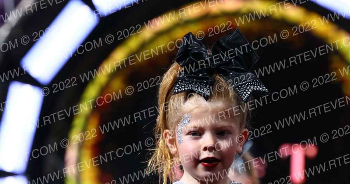 University of Tumbling HEELCAT Kittys · Season Finale Nashville Sunday Correct