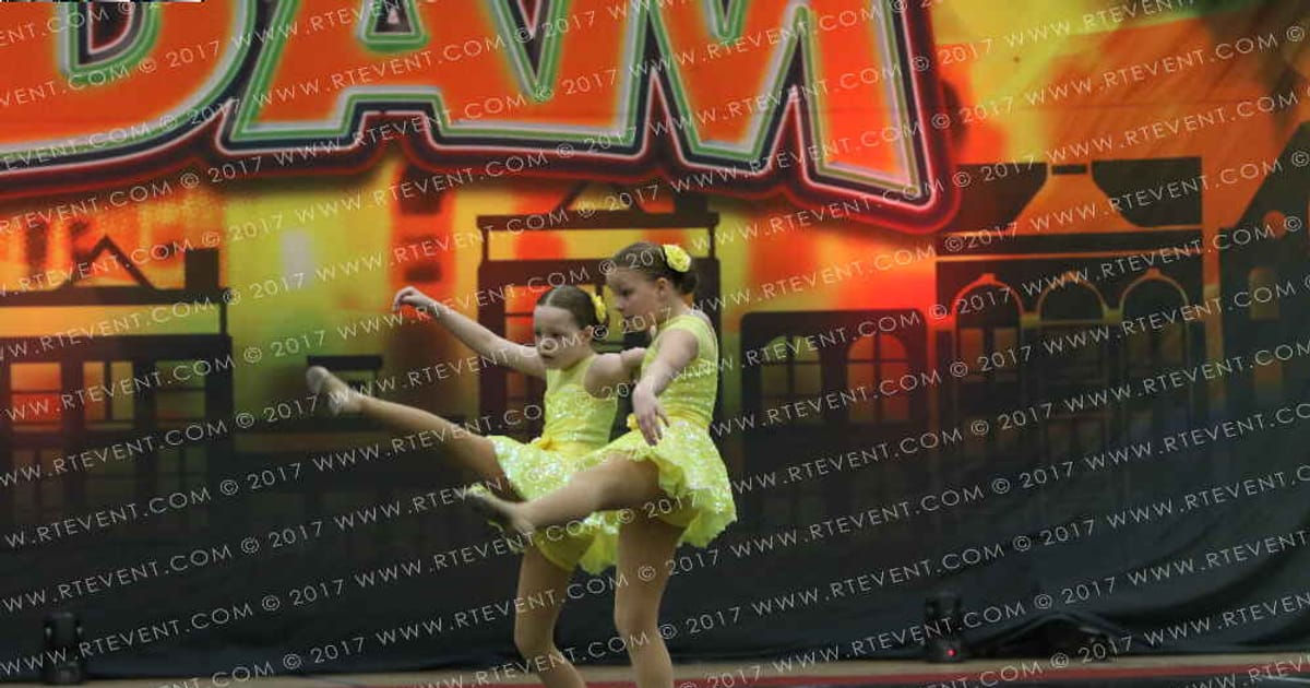 MCR DANCE  and CHEER ACADEMY Sapphire · FC Amsterdam