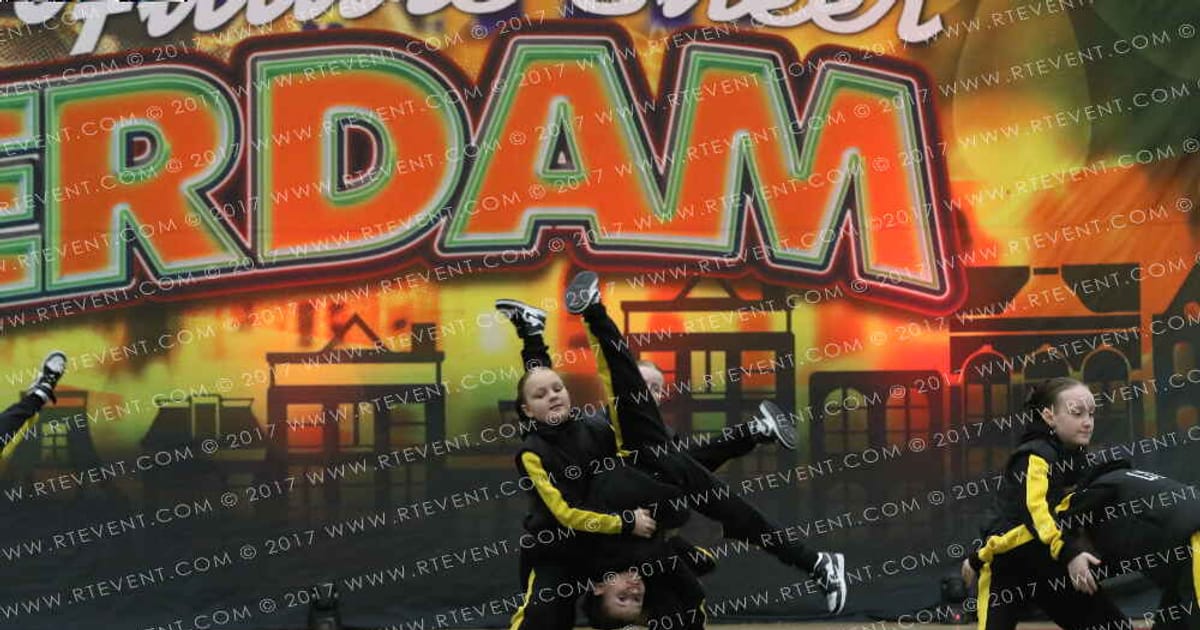 MCR DANCE  and CHEER ACADEMY Queen Beez · FC Amsterdam