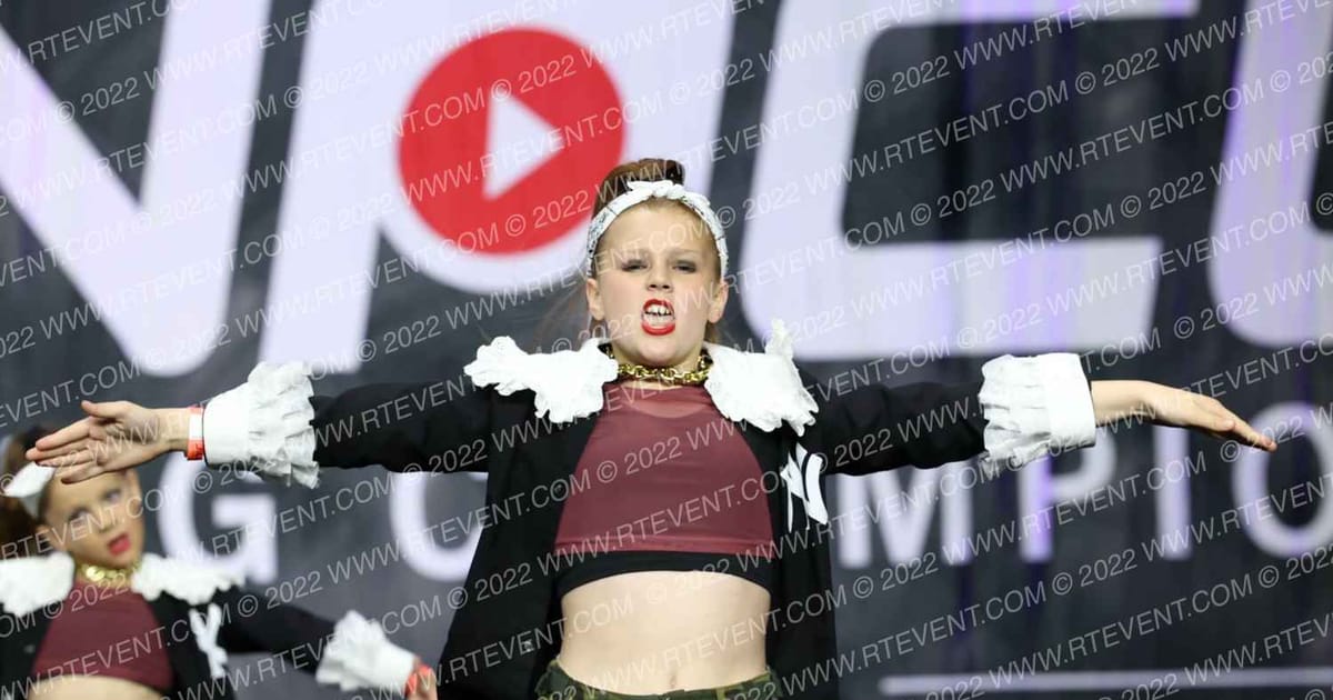 CENTER OF ATTENTION CHEER AND DANCE SHOWBIZ · The Pinnacle Cheerleading Championship
