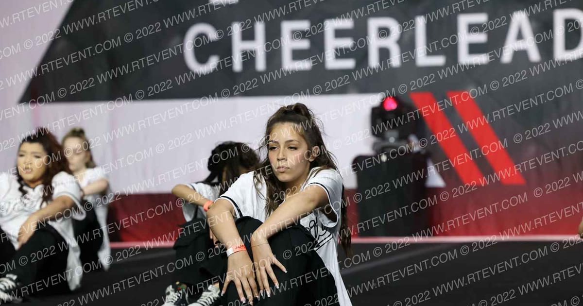 TOP CHEER ELITE SMOKY QUARTZ · The Pinnacle Cheerleading Championship