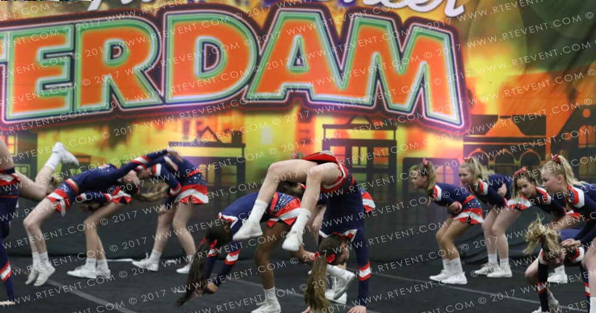 Cheerleader Academy Dynamax · FC Amsterdam