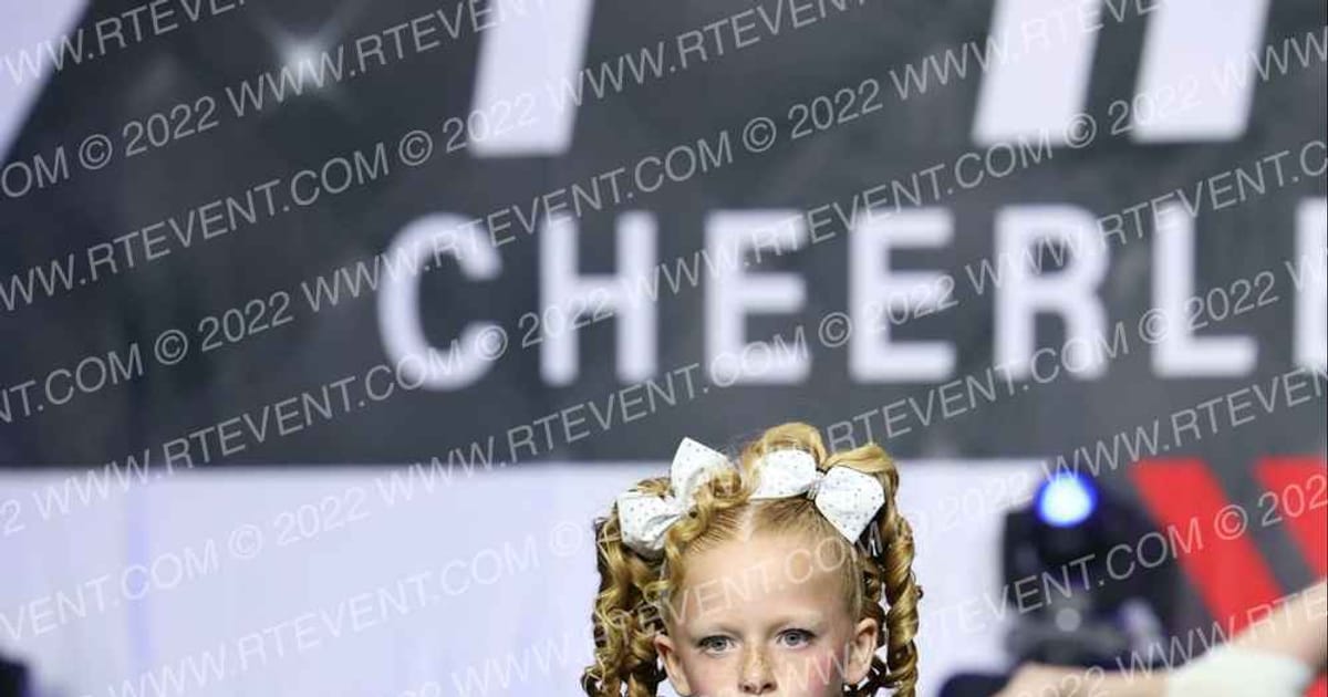 DESERT DIAMONDS TINY TWINKLES · The Pinnacle Cheerleading Championship
