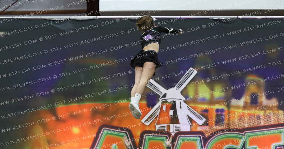 Gieener Tanz Club 74 e.V. GalaxyCheer BlazingComets · FC Amsterdam