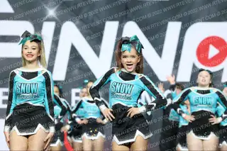 TAHOE ELITE CHEER SNOWBUNNIES
