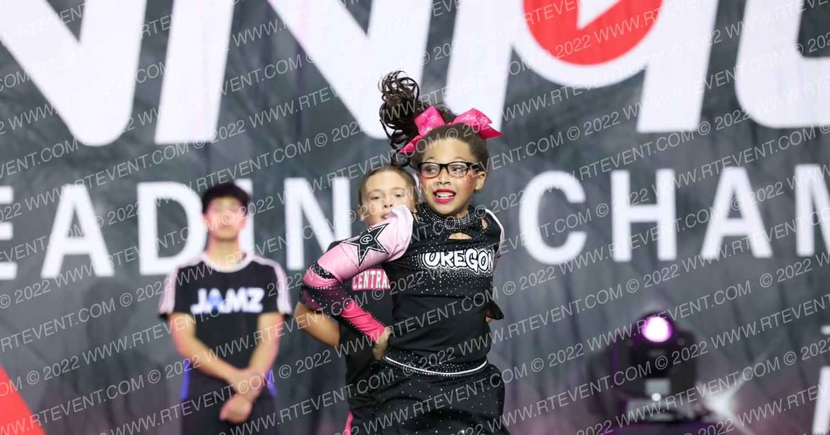 CENTRAL OREGON PINK DIAMONDS · The Pinnacle Cheerleading Championship