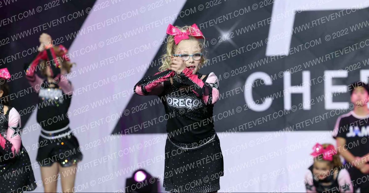 CENTRAL OREGON ELITE BLACK ICE · The Pinnacle Cheerleading Championship